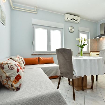 Apartments Nevina 1230 بولا المظهر الخارجي الصورة